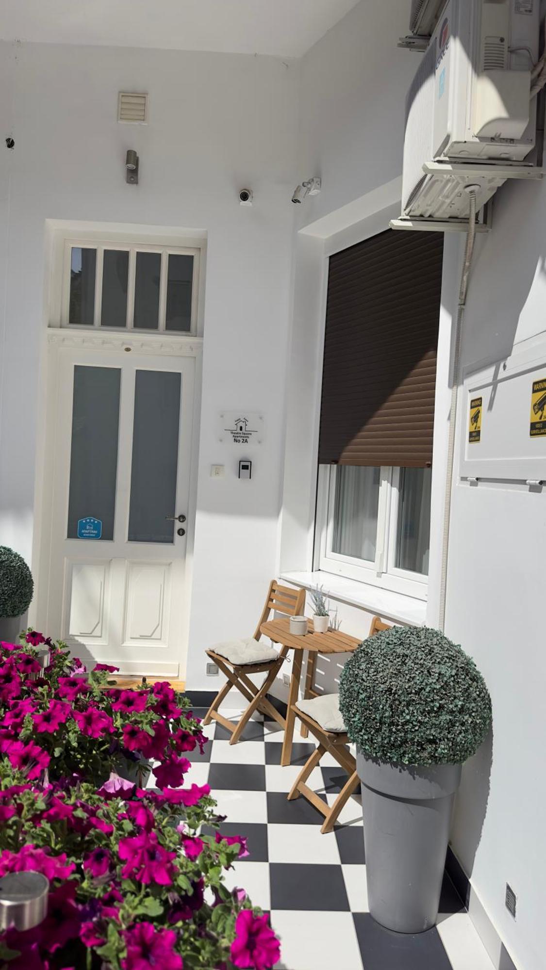 Theatre Square Apartments Novi Sad Exterior foto
